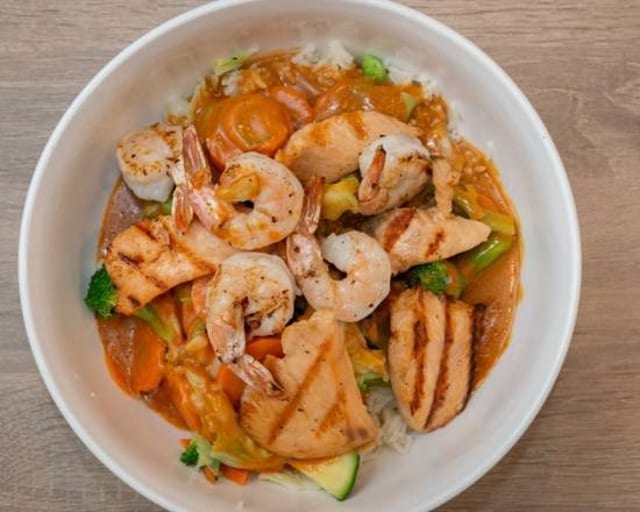 Thai Seafood Red Curry Small Pan.